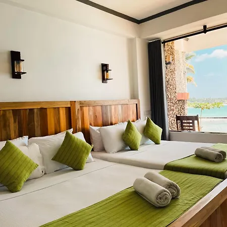 Coral Beach Hotel Mirissa Exterior photo